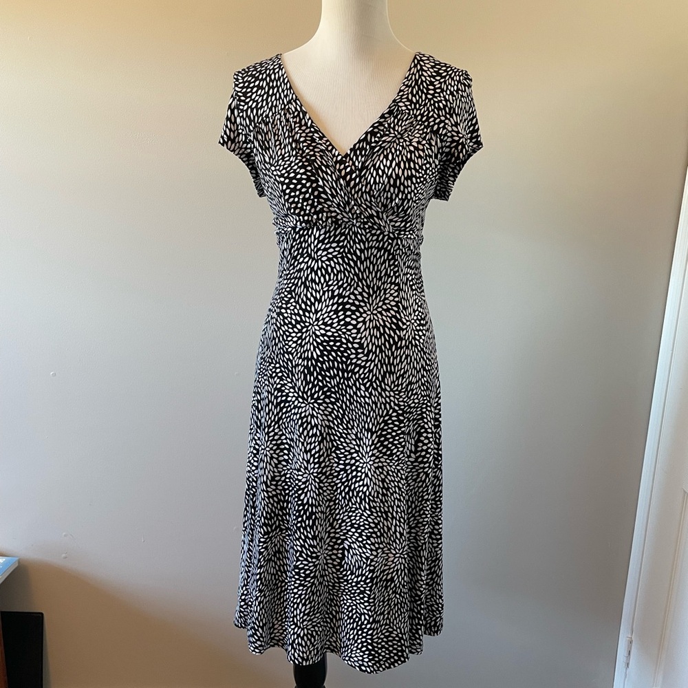 Black and White V-Neck Midi Dress